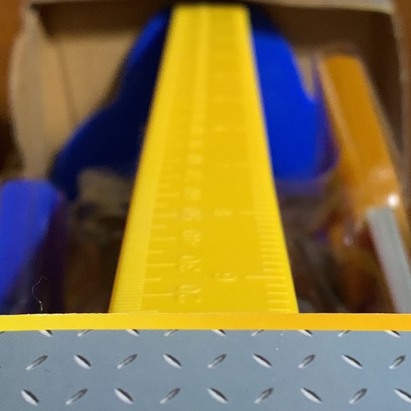 FOR AGES 3 & UP-JOINER’S TOOL SET- 20 Pieces. - Picture 6 of 9